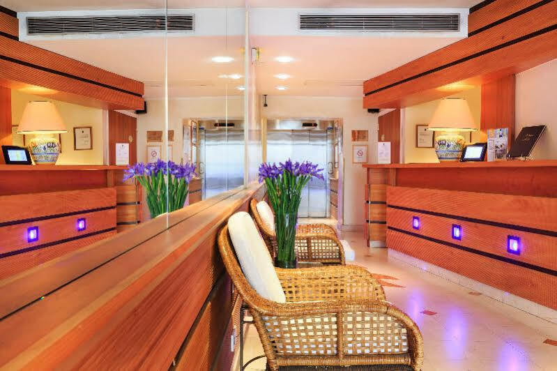 The Deck By Happyculture Hotel